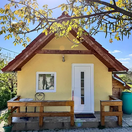 Hegyi Am Berg Apartment *
